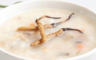 新鮮冬蟲夏草可以口服或外用，適用于不同人群